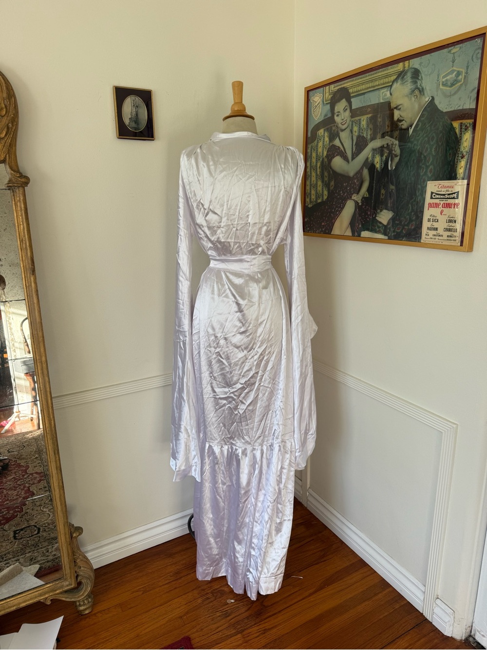 Glamour Bridal Dressing Robe - Picture 4 of 4